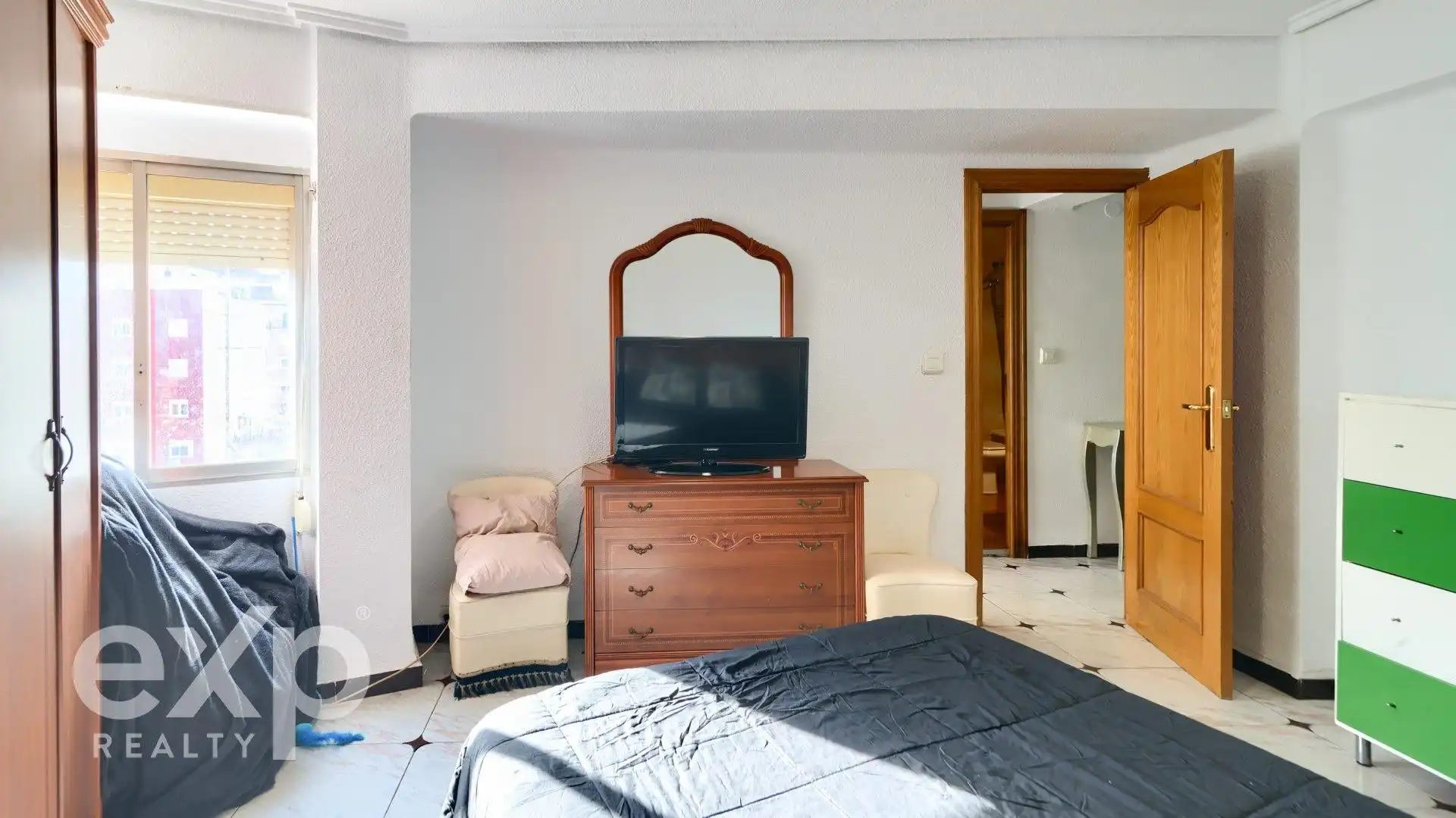 Bedroom of Flat for sale in Valencia  with Air Conditioner, Heating and Terrace