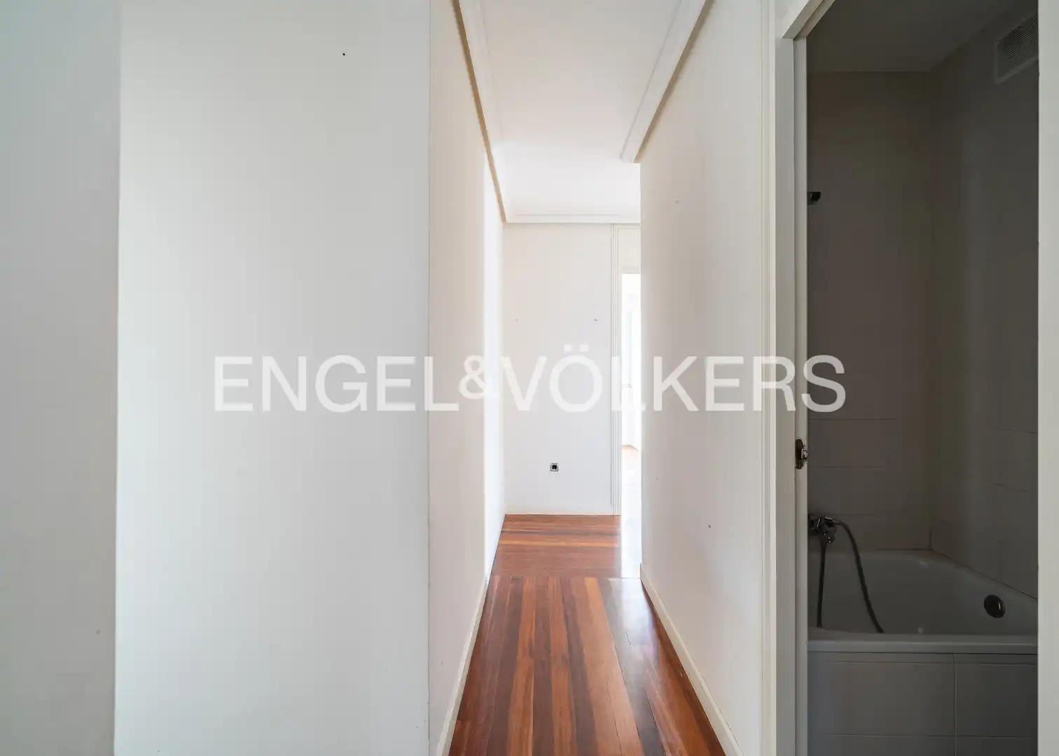 Piso en venta en Santander con Calefacción, Terraza y Balcón