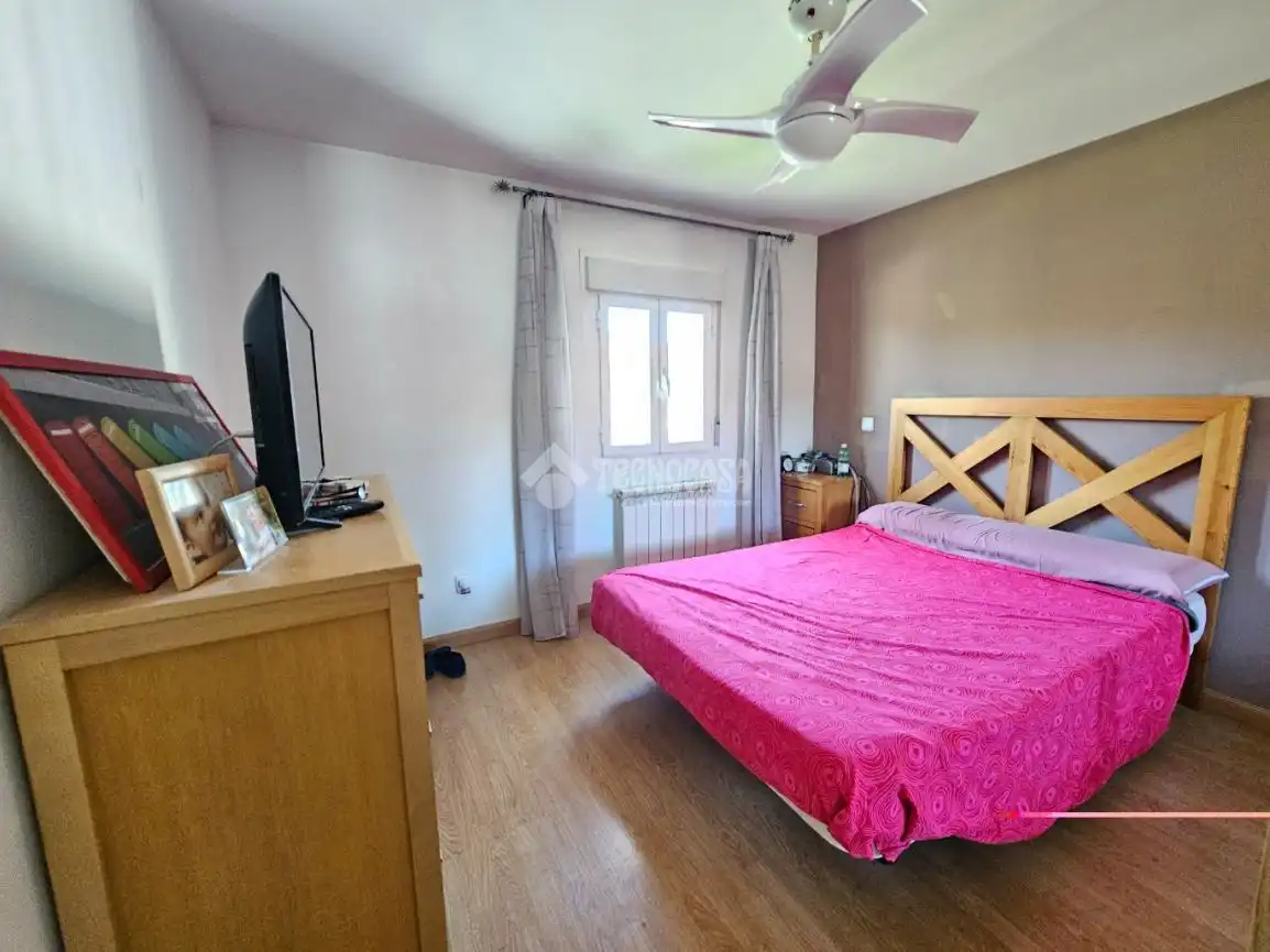 Habitación de Casa adosada en venta en Madrid con Calefacción