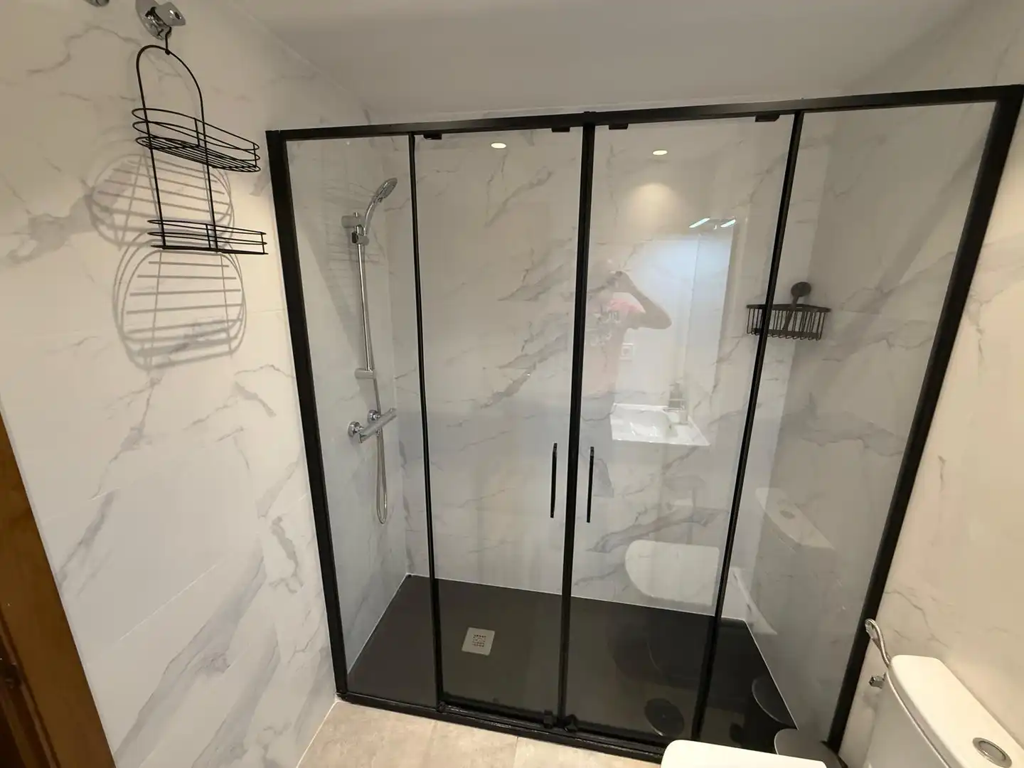 Badezimmer von Wohnung zur Miete in Algeciras mit Klimaanlage, Heizung und Terrasse