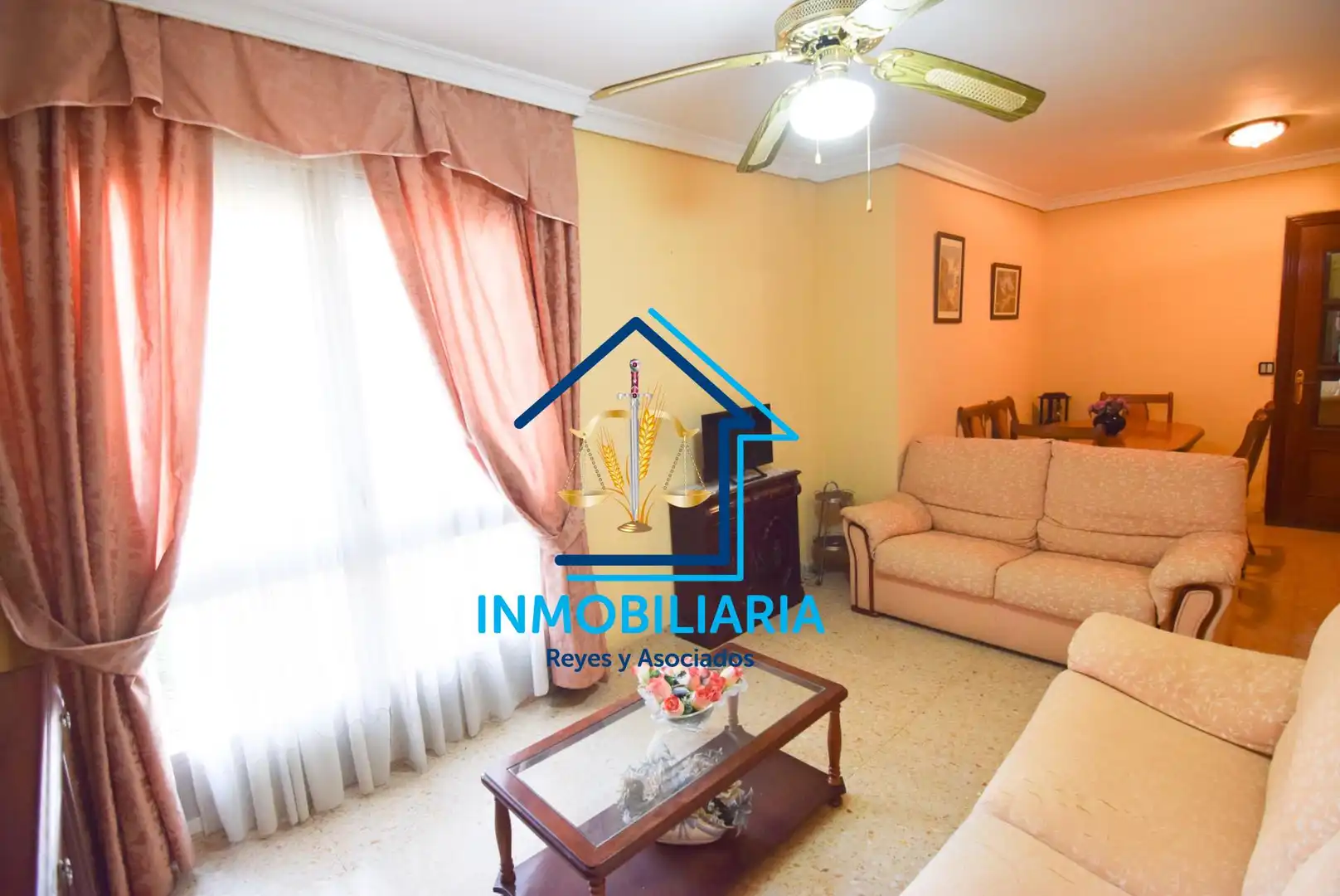 Wohnzimmer von Wohnung zum Verkauf in Córdoba mit Klimaanlage