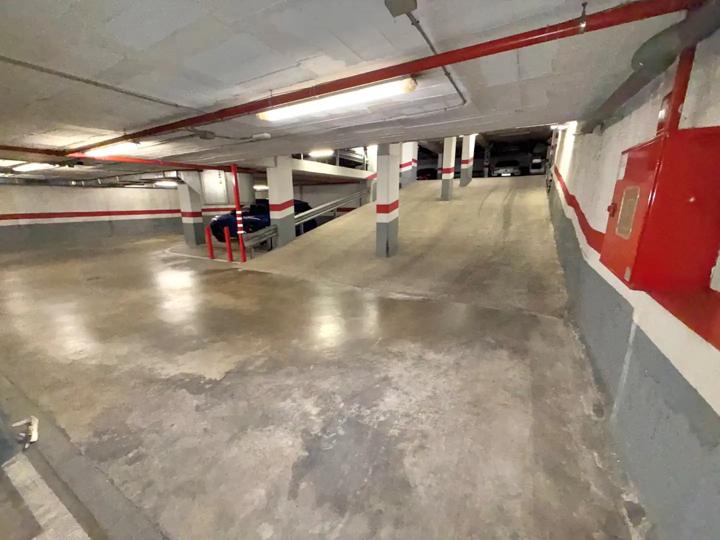 Parking of Flat for sale in L'Hospitalet de Llobregat  with Air Conditioner, Heating and Oven