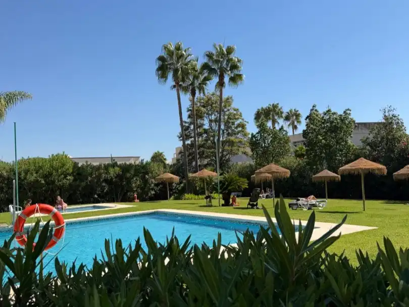 Swimming pool of Flat for sale in Estepona  with Air Conditioner and Terrace