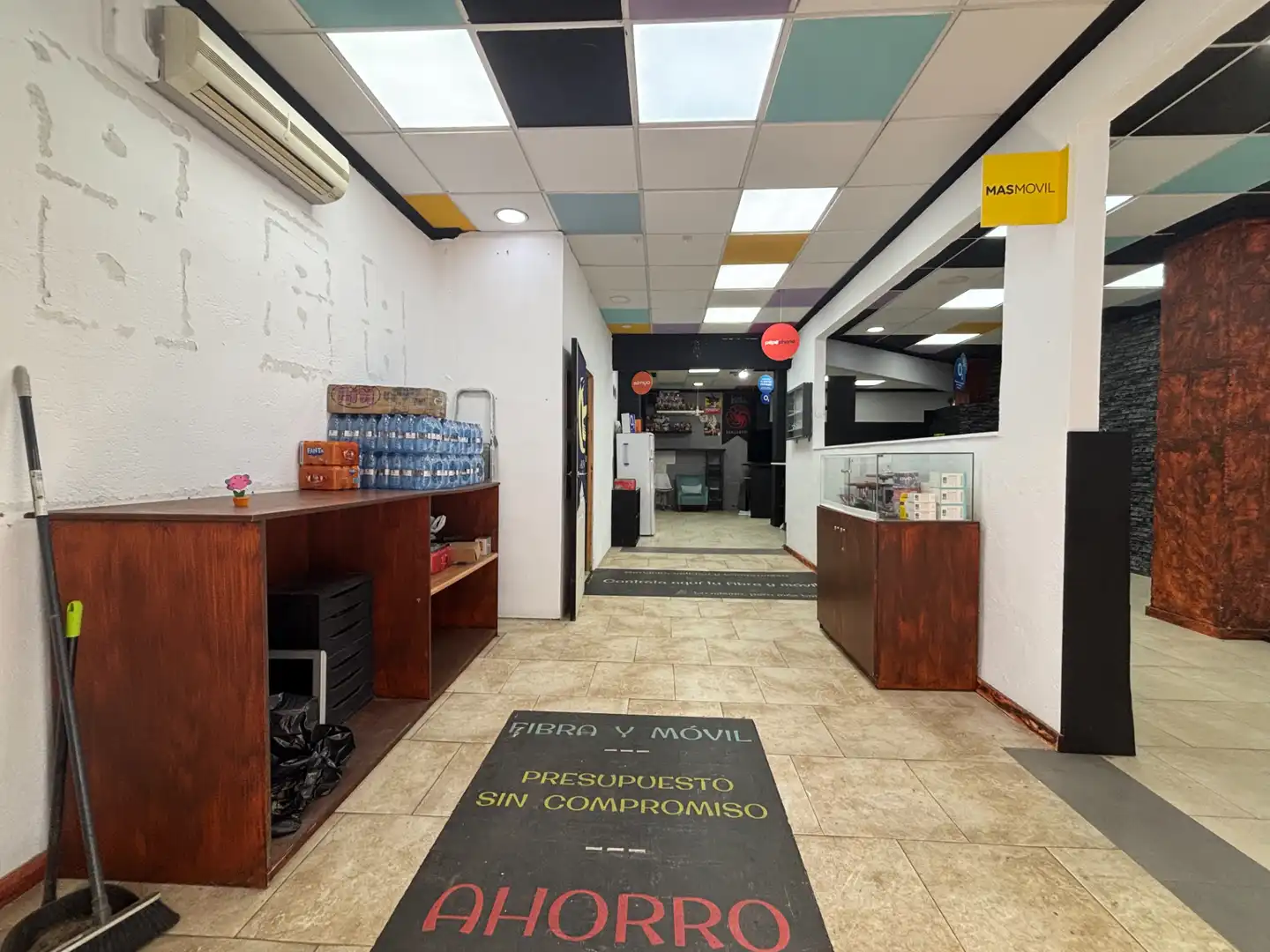 Local comercial en venda a Avinguda de Chatellerault, imagen 2