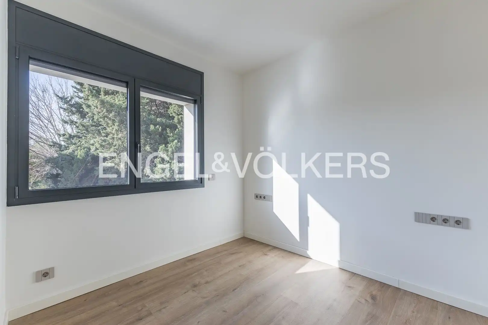 Habitación de Casa o chalet en venta en Sant Cugat del Vallès con Calefacción, Jardín privado y Parquet
