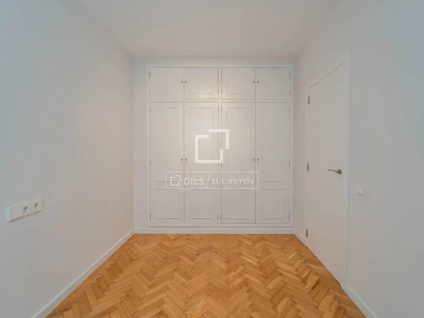 Dormitori de Pis de lloguer en Valencia amb Aire condicionat, Parquet i Terrassa