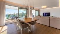 Esszimmer von Dachboden zum verkauf in Sotogrande mit Klimaanlage, Heizung und Terrasse