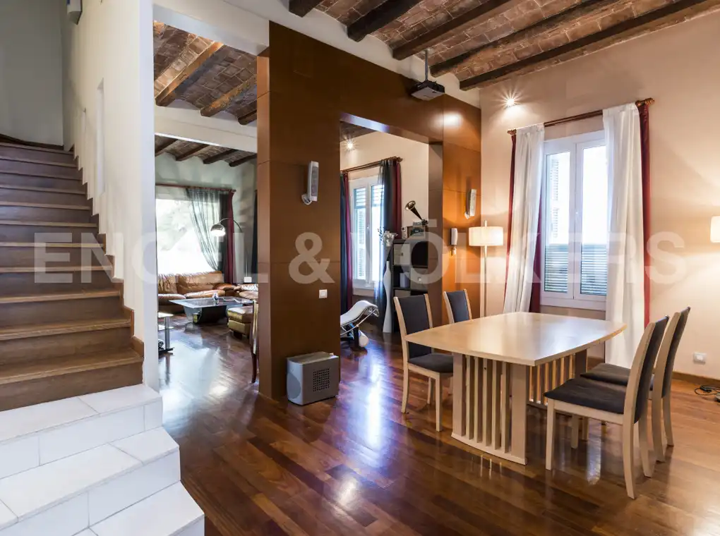 Sala de estar de Casa o chalet en venta en Barcelona con Aire acondicionado, Calefacción y Parquet