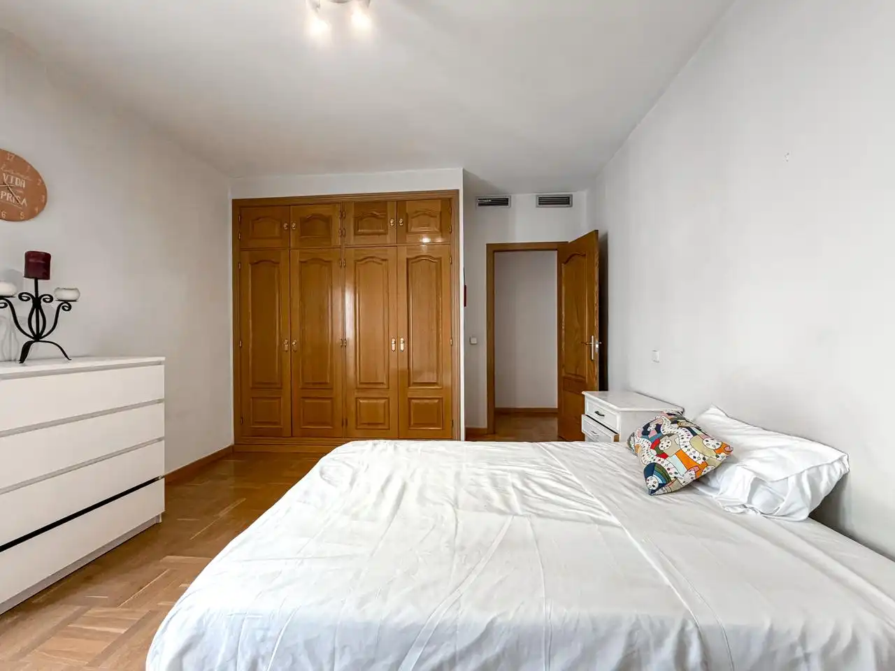 Habitación de Piso en venta en Madrid con Calefacción, Parquet y Terraza