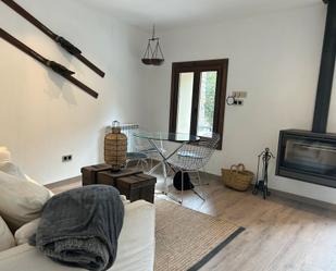Living room of Single-family semi-detached for sale in Esterri d'Àneu  with Parquet flooring