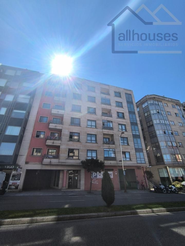Exterior view of Flat to rent in Vigo   with Parquet flooring, Terrace and Storage room
