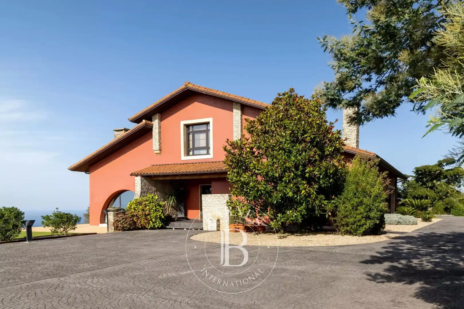 Vista exterior de Casa o chalet en venta en Donostia - San Sebastián  con Calefacción, Trastero y Piscina