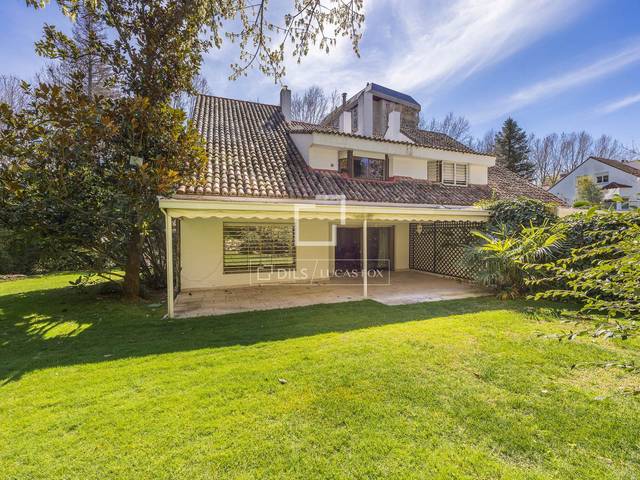 Casa-chalet en Venta en Fuentelarreina