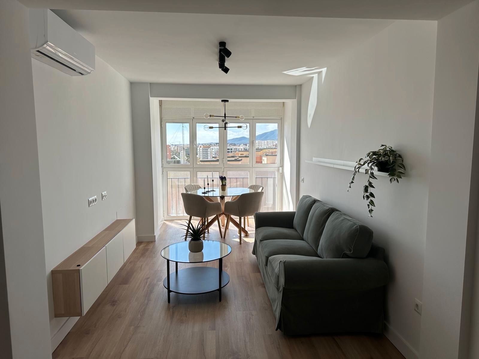 Living room of Flat for rent in Málaga Capital  with Air Conditioner, Parquet flooring and Furnished