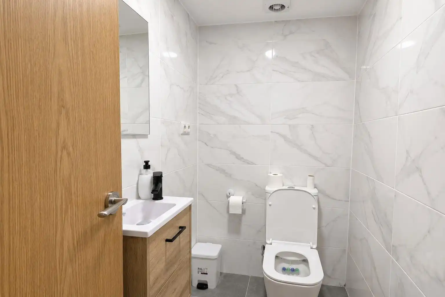 Baño de Piso en venta en Valencia con Aire acondicionado, Calefacción y Amueblado