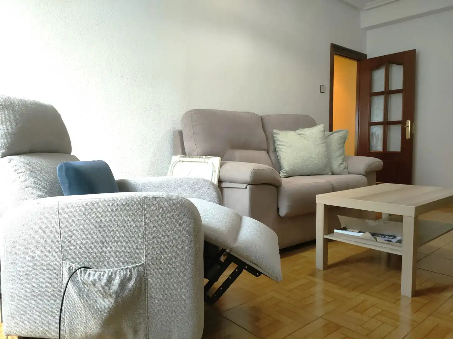 Wohnzimmer von Wohnung zur Miete in Gijón  mit Heizung