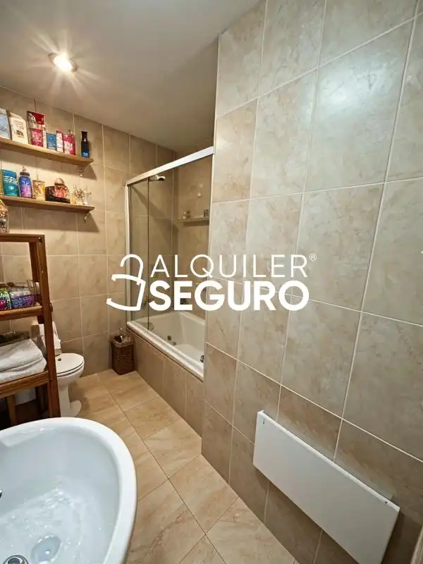 Bany de Pis de lloguer en Carabanchel