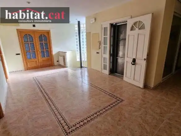 Casa con jardín en venta en Sant Esteve Sesrovires, imagen 2
