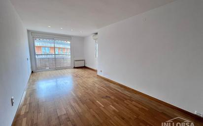 Living room of Flat for sale in Manresa  with Air Conditioner, Heating and Balcony