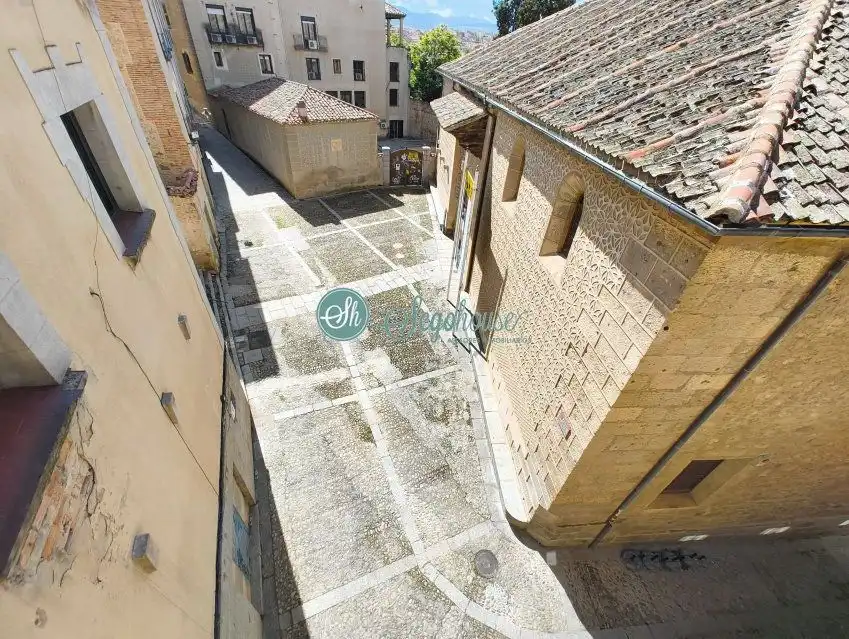 Vista exterior de Piso en venta en Segovia con Calefacción, Parquet y Terraza
