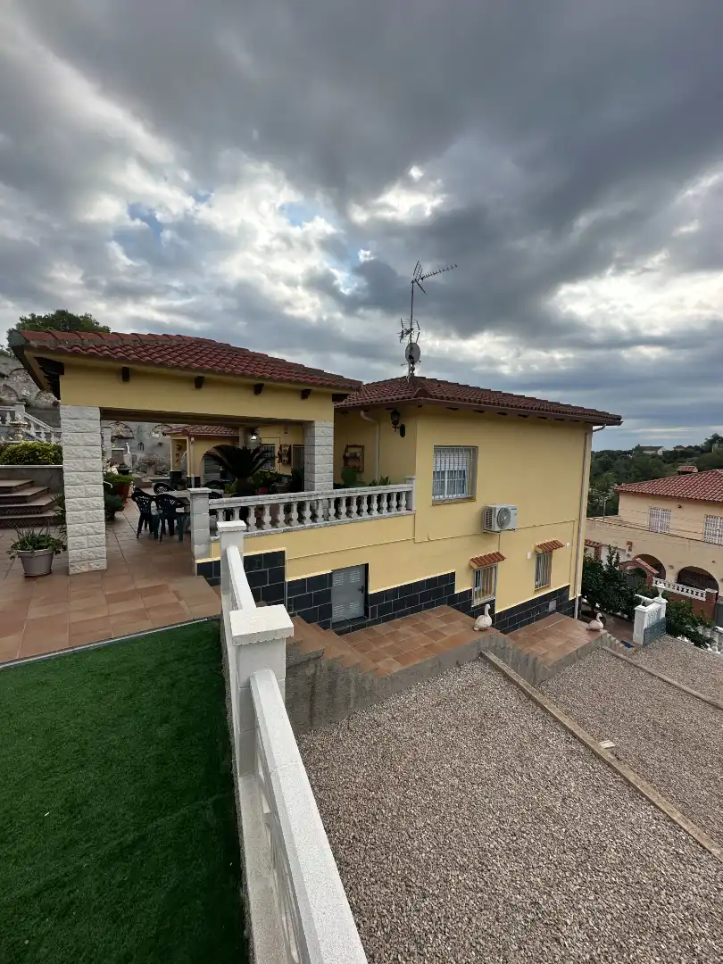 Vista exterior de Casa o chalet en venta en Castellet i la Gornal con Aire acondicionado, Calefacción y Jardín privado