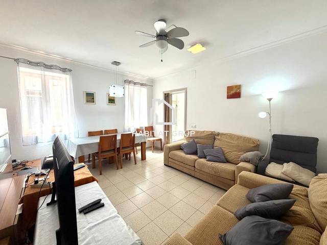 Casa adosada en Venta en Centre Històric