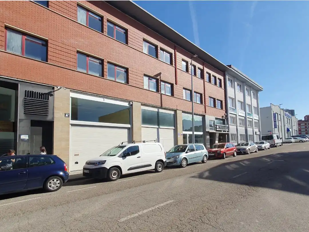 Vista exterior de Local en venta en Santander con Parquet, Amueblado y Alarma