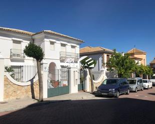 Vista exterior de Casa o xalet en venda en Lucena amb Aire condicionat, Jardí privat i Balcó