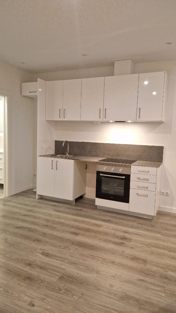 Cuina de Pis de lloguer en Sant Boi de Llobregat amb Aire condicionat