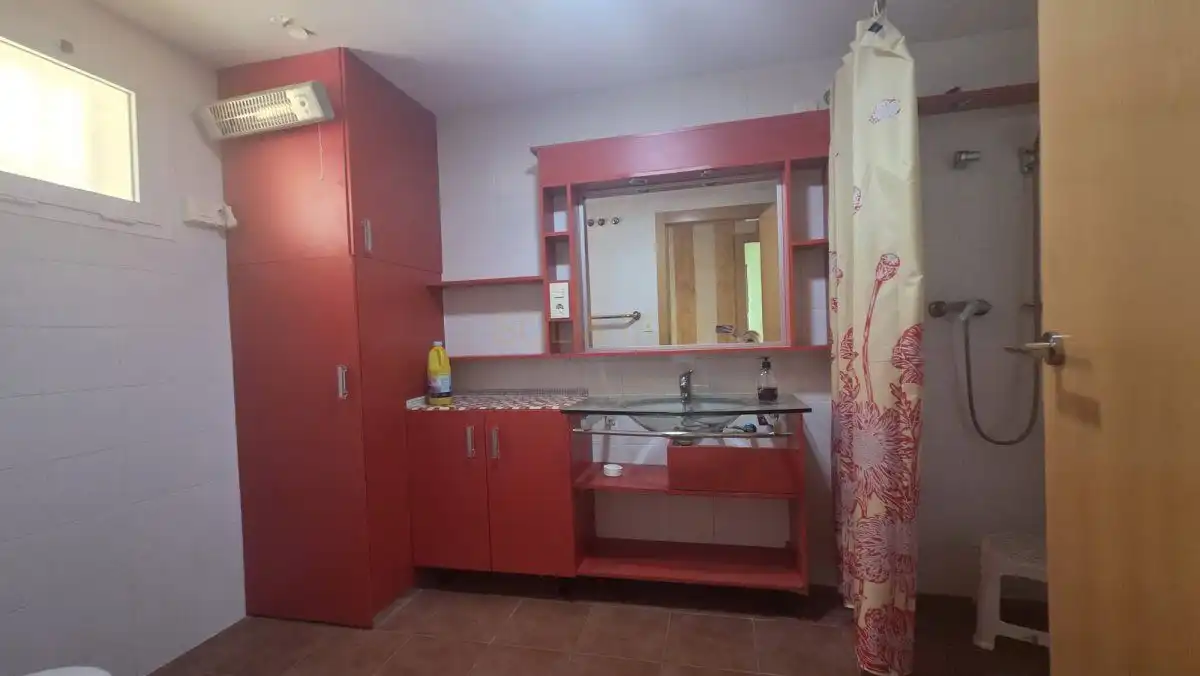 Bany de Casa o xalet en venda en Pizarra amb Terrassa i Moblat