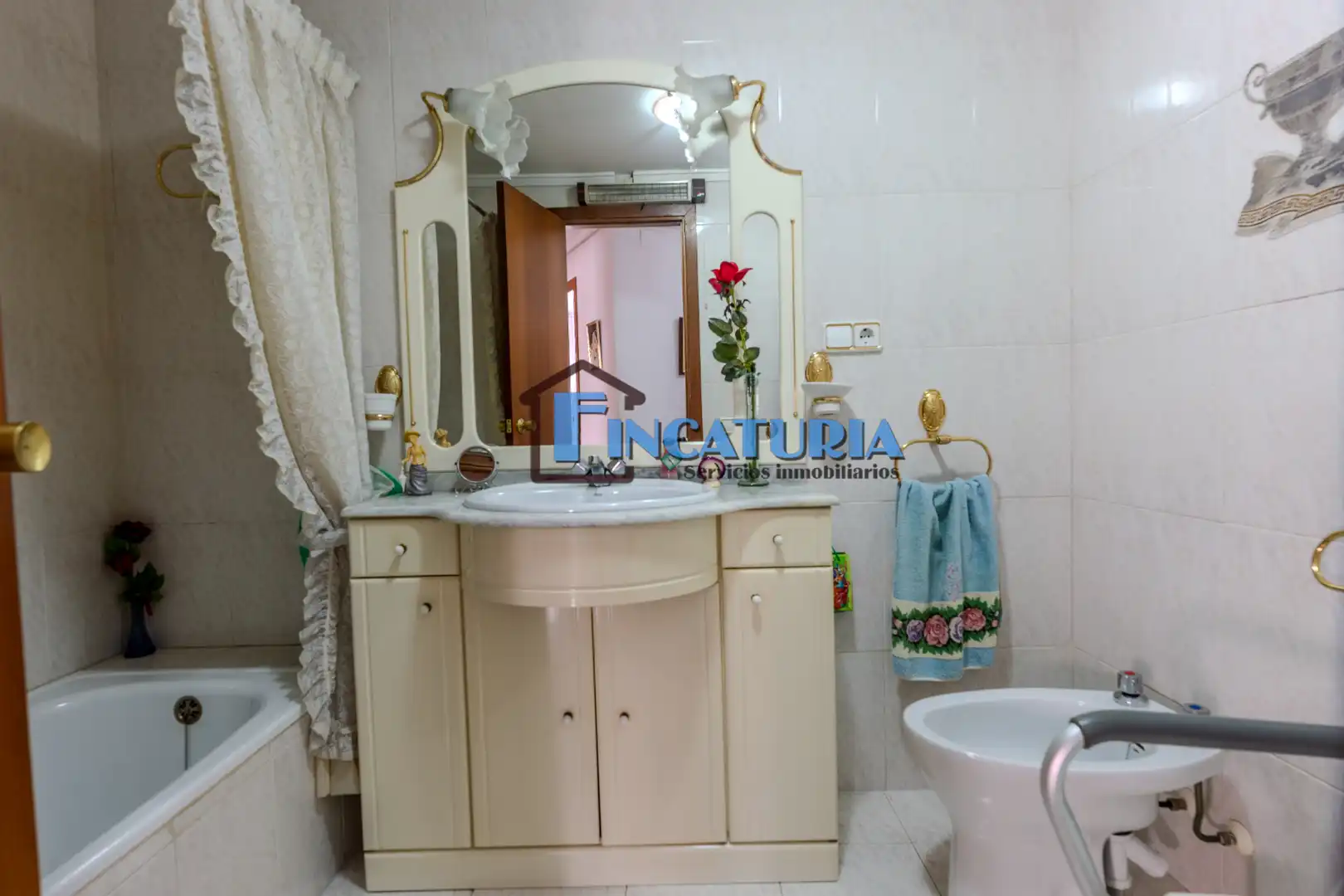 Badezimmer von Wohnung zum Verkauf in Mislata mit Klimaanlage, Abstellraum und Balkon