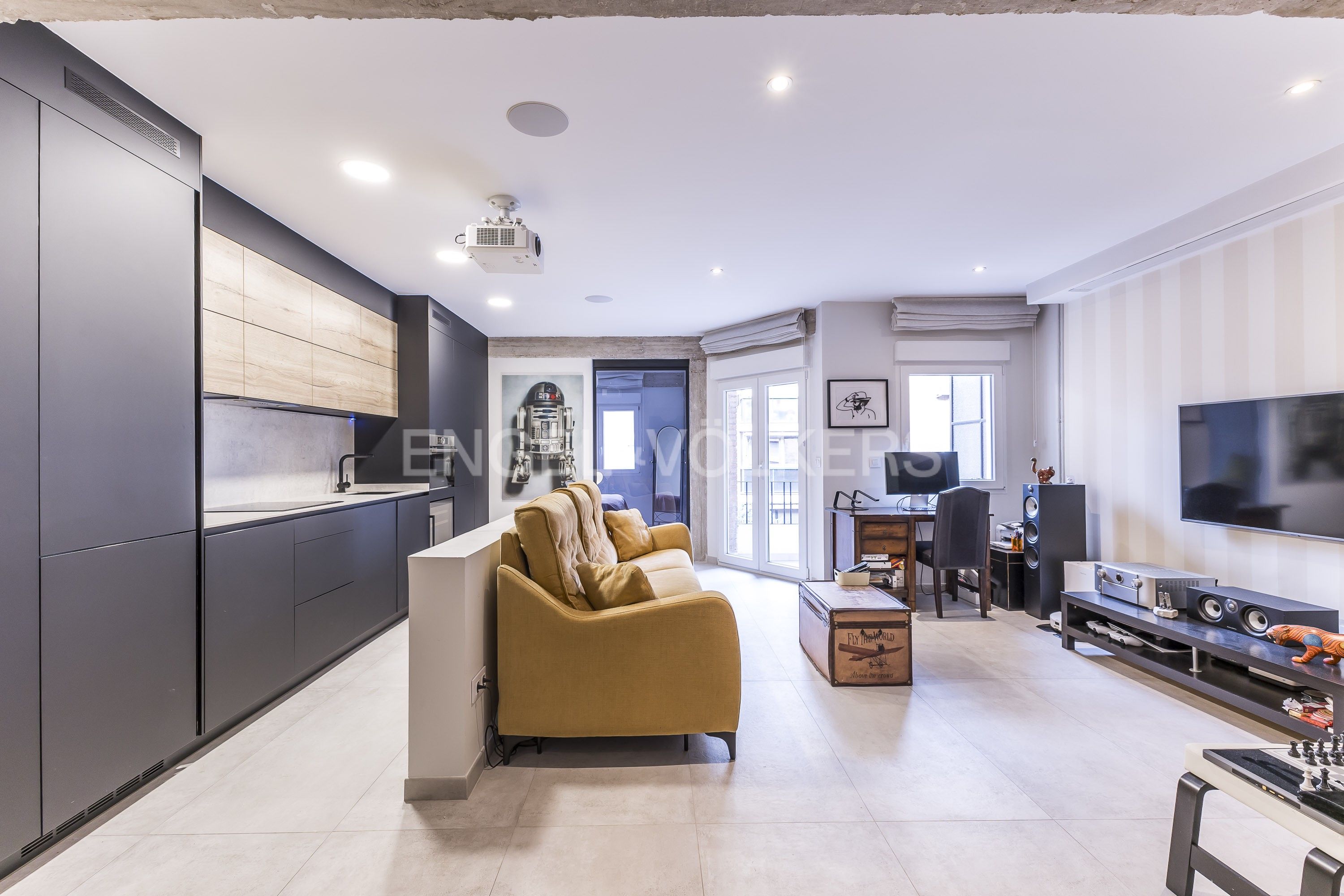 Exterior view of Apartment for sale in  Madrid Capital  with Air Conditioner, Heating and Private garden
