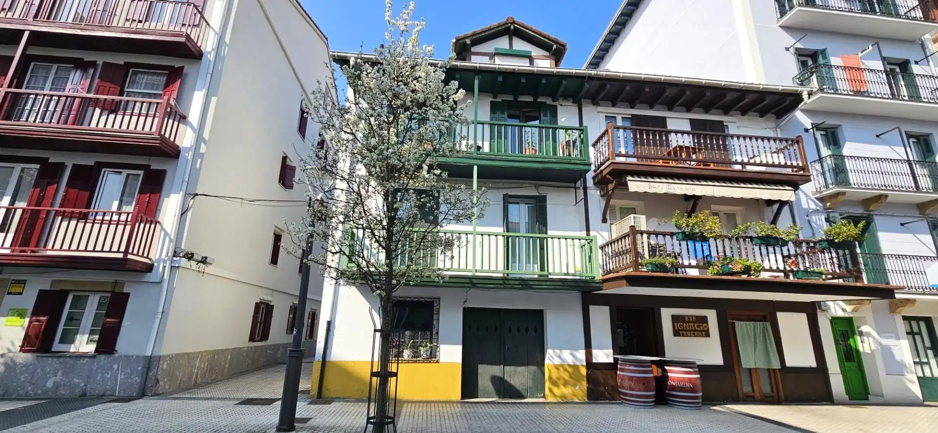 Vista exterior de Dúplex en venda en Hondarribia amb Calefacció, Traster i Moblat