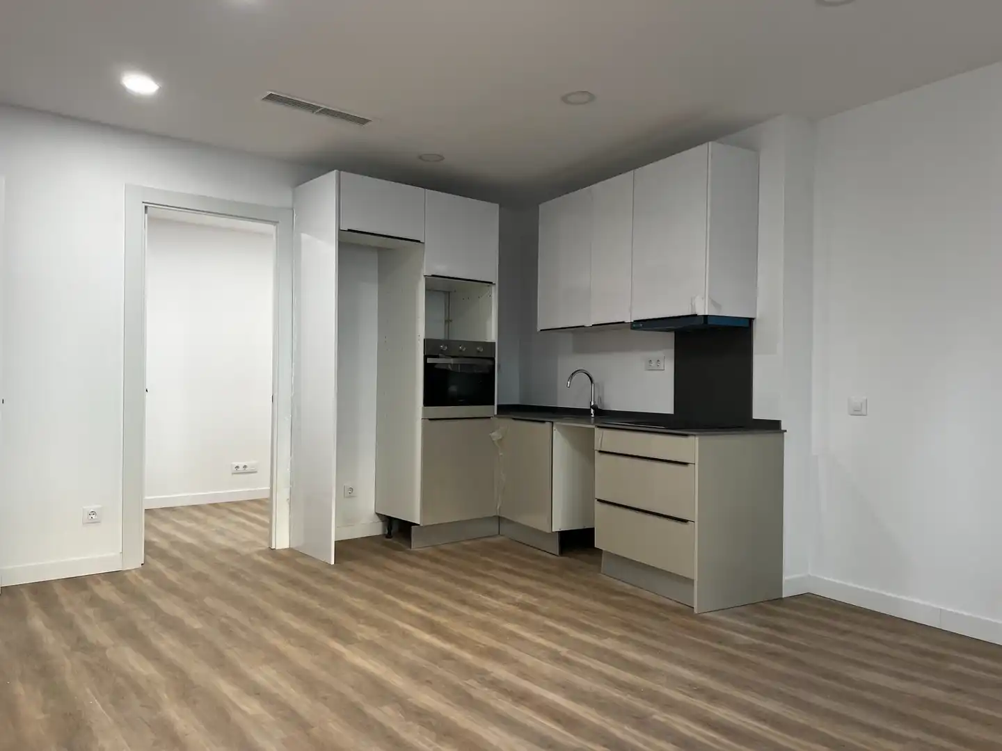 Kitchen of Ground floor for sale in Badalona  with Parquet flooring, Oven and Alarm