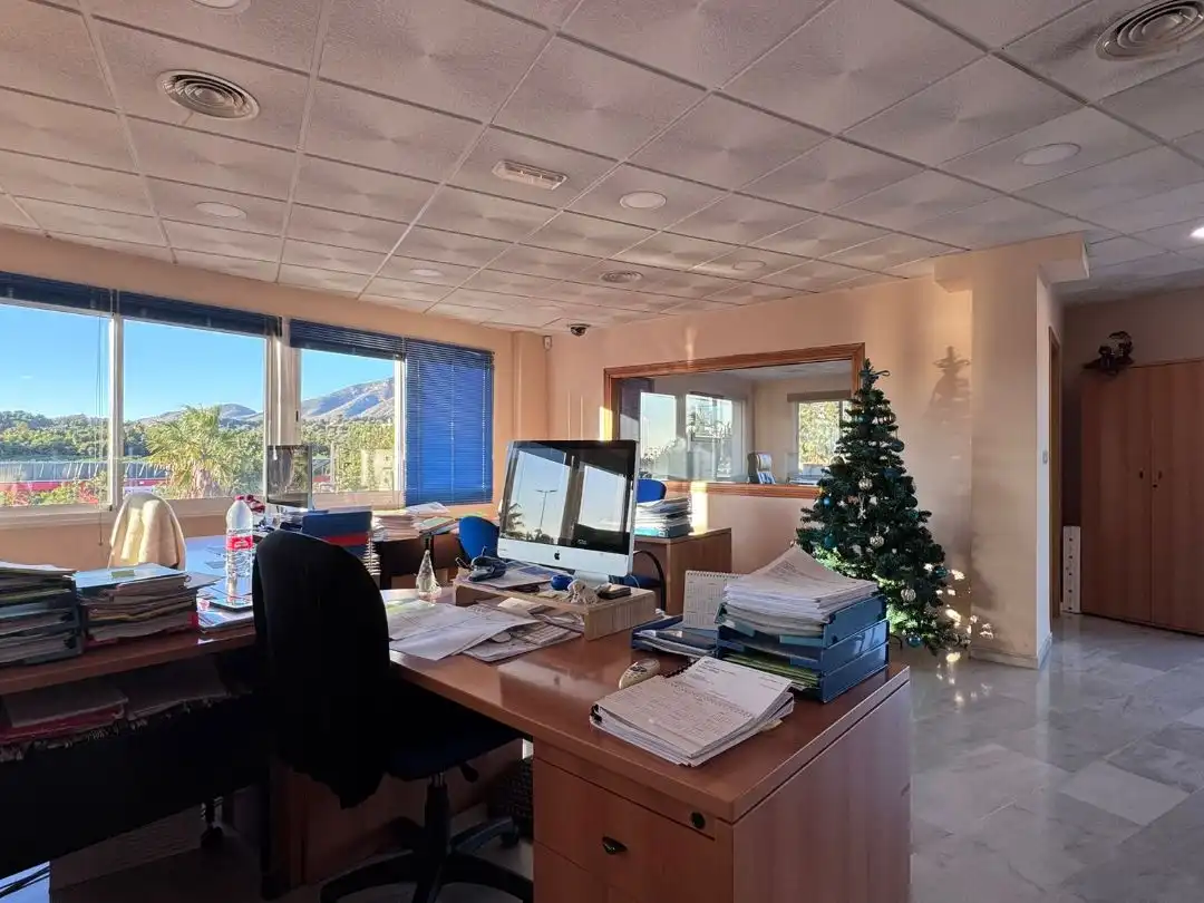 Büro zum Verkauf in Málaga mit Klimaanlage, Heizung und Terrasse