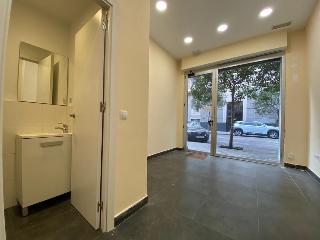 Premises for sale in  Madrid Capital  with Air Conditioner
