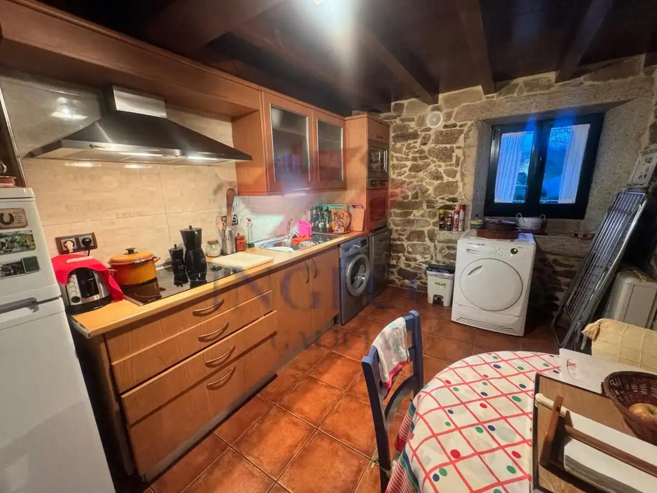 Casa rústica amb terrassa en venda a Leduzo, imagen 42
