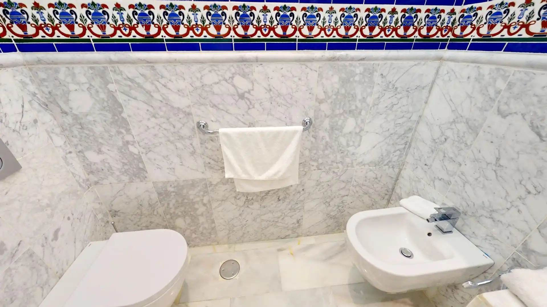 Bathroom of Flat for sale in Puerto de la Cruz