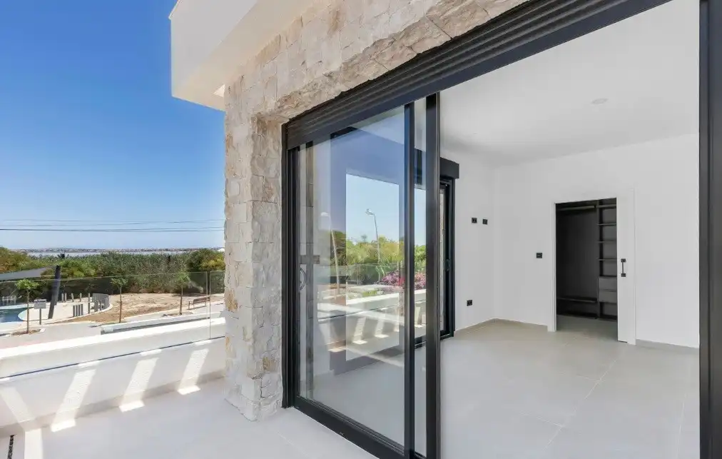 Houses for sale in Torrevieja  with Air Conditioner, Private garden and Terrace