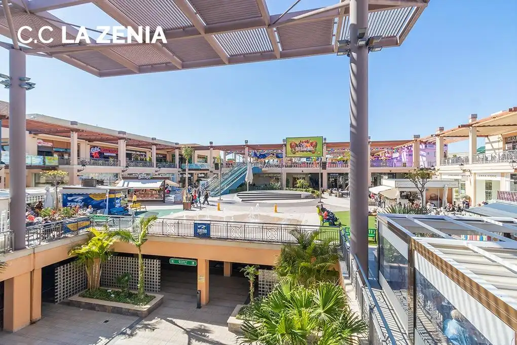 Casa adosada en venta en Orihuela