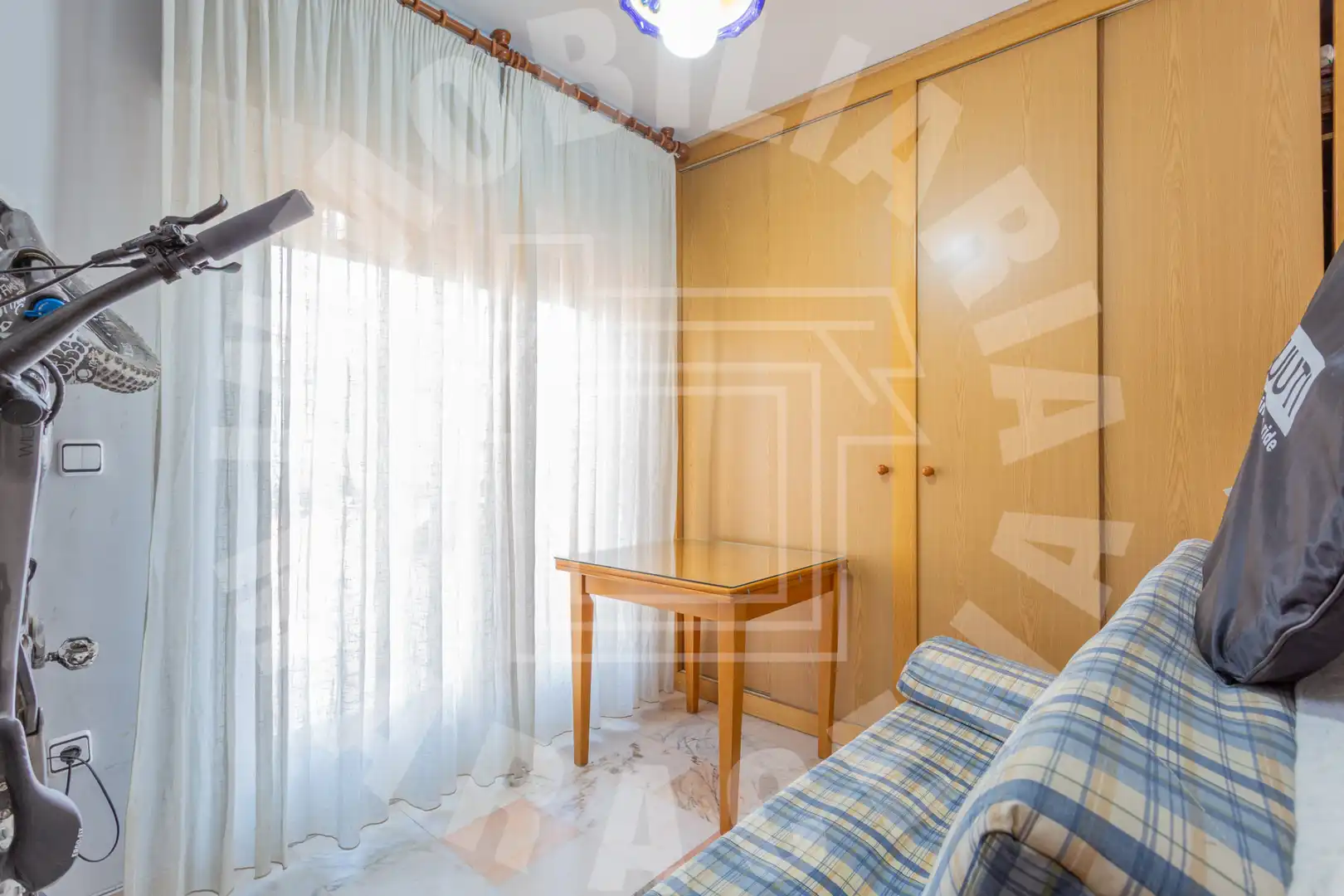 Habitación de Dúplex en venta en Maracena con Aire acondicionado, Terraza y Horno