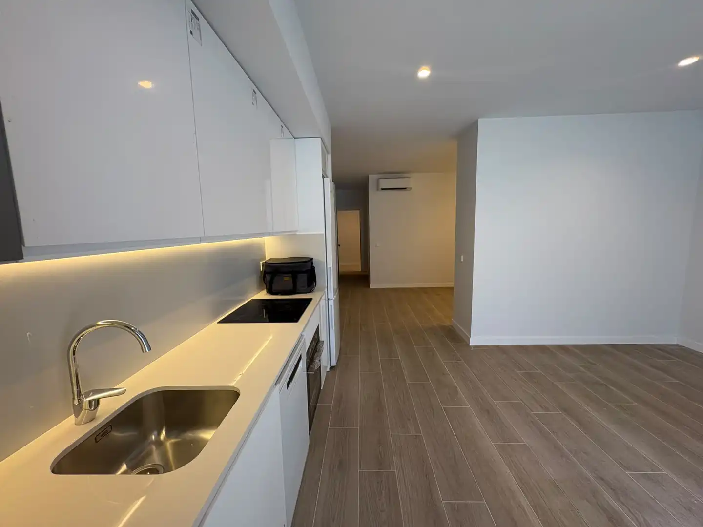 Cocina de Piso de alquiler en Madrid con Aire acondicionado, Calefacción y Balcón