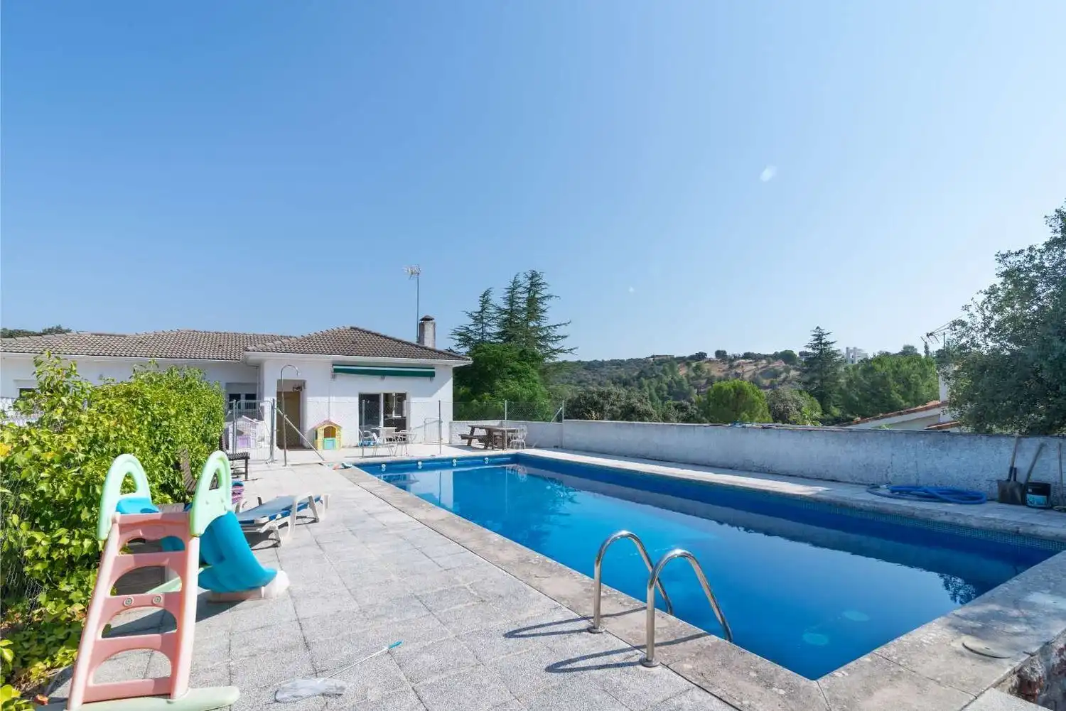 Chalet con piscina en venta en Molino de la Hoz