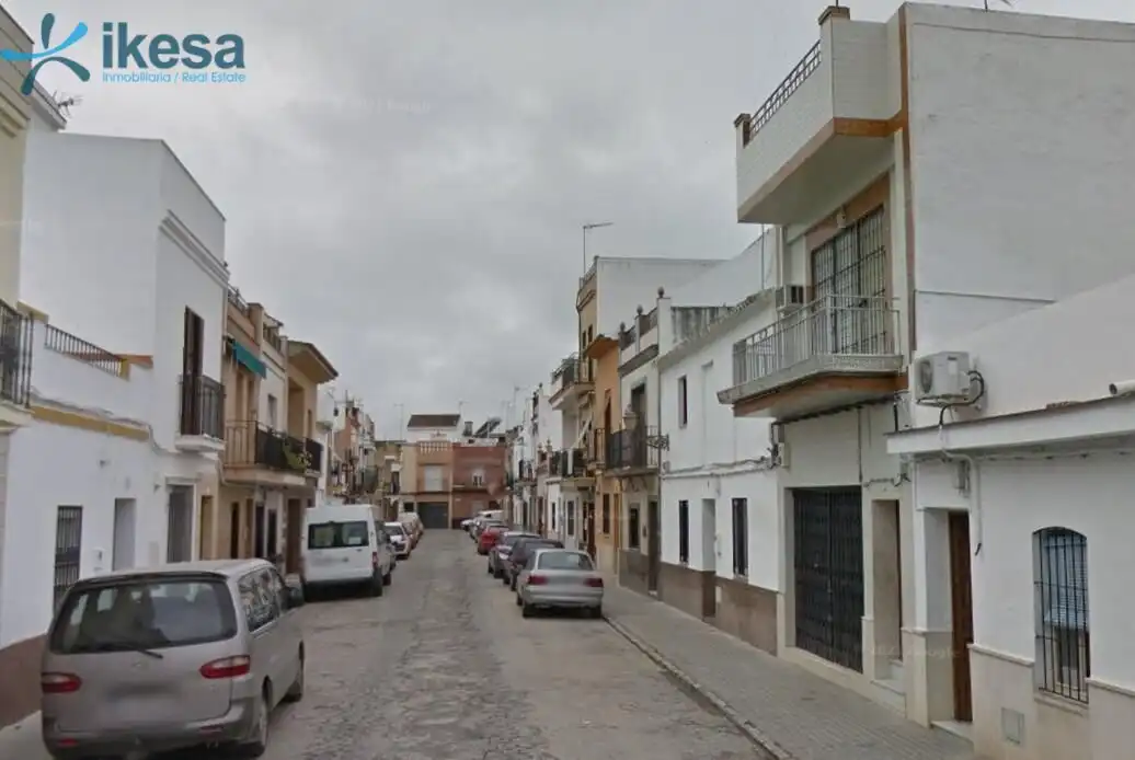 Casa adosada en venda a Coria del Río