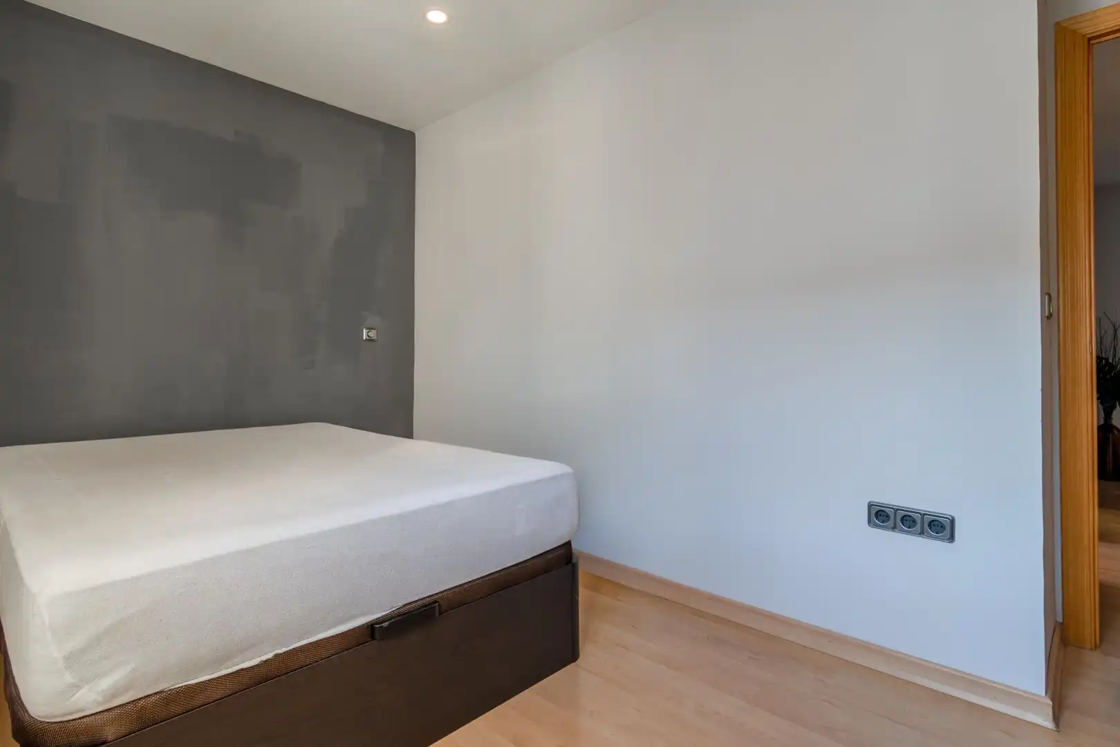 Habitación de Apartamento en venta en Alcorcón con Aire acondicionado, Calefacción y Jardín privado