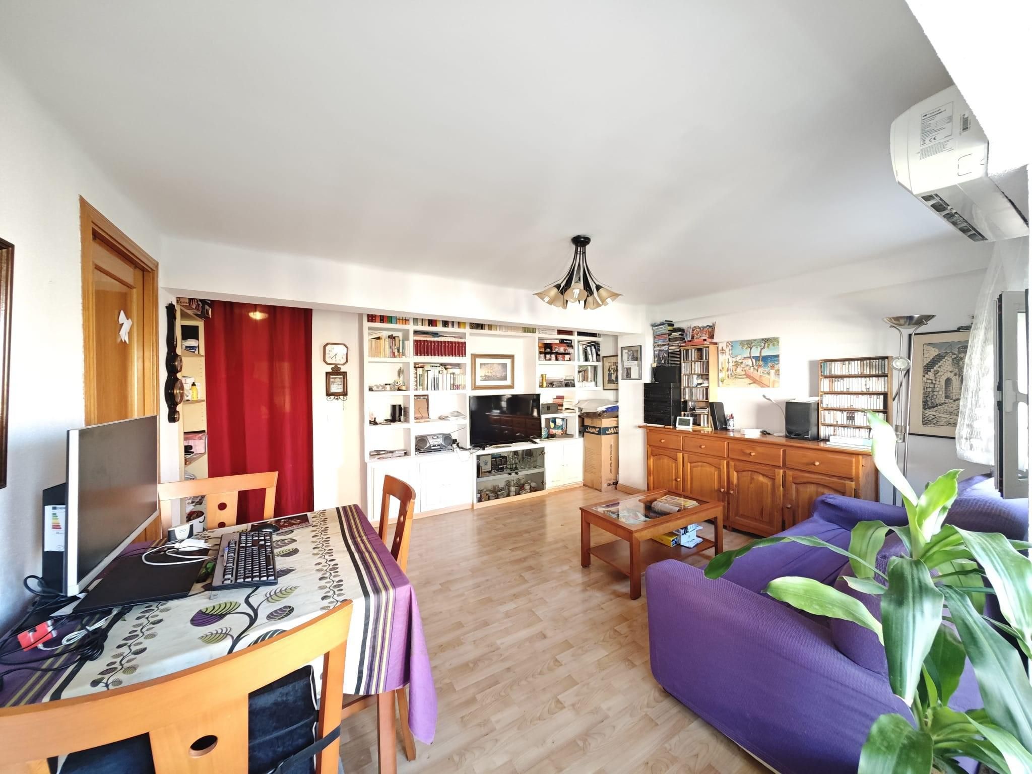 Living room of Flat for sale in  Madrid Capital  with Air Conditioner, Heating and Parquet flooring