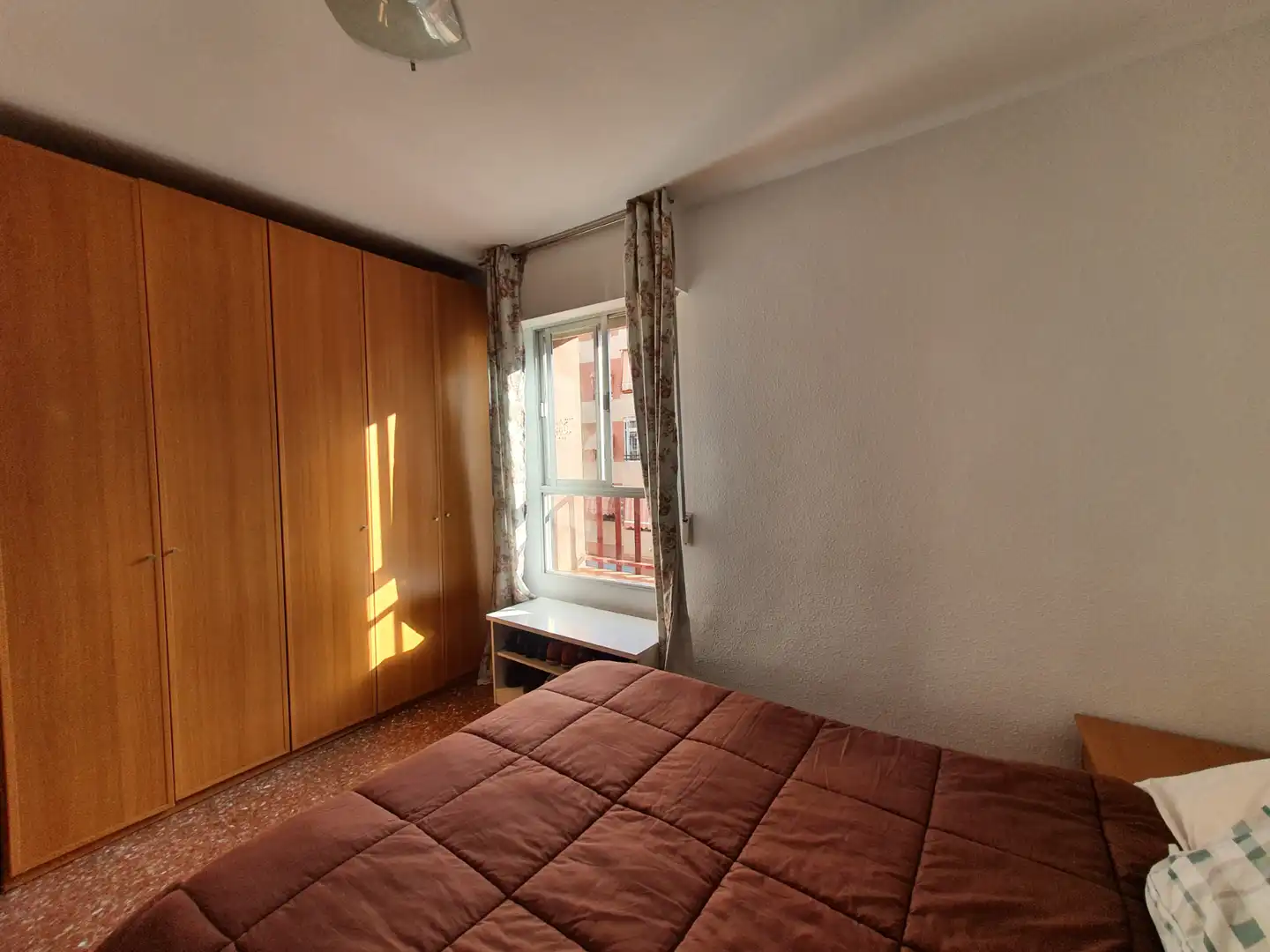 Habitación de Apartamento de alquiler en Granada con Aire acondicionado, Calefacción y Terraza