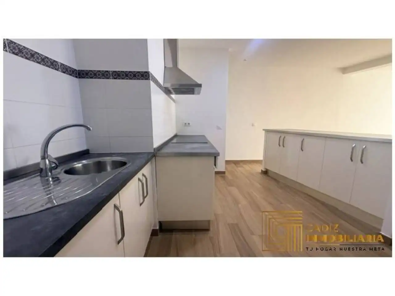 Kitchen of Flat for rent in El Puerto de Santa María  with Air Conditioner and Balcony