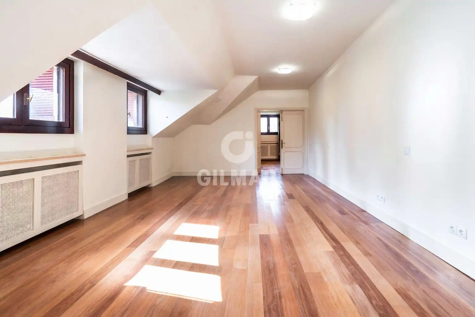 Habitación de Casa o chalet en venta en Pozuelo de Alarcón con Calefacción, Jardín privado y Piscina