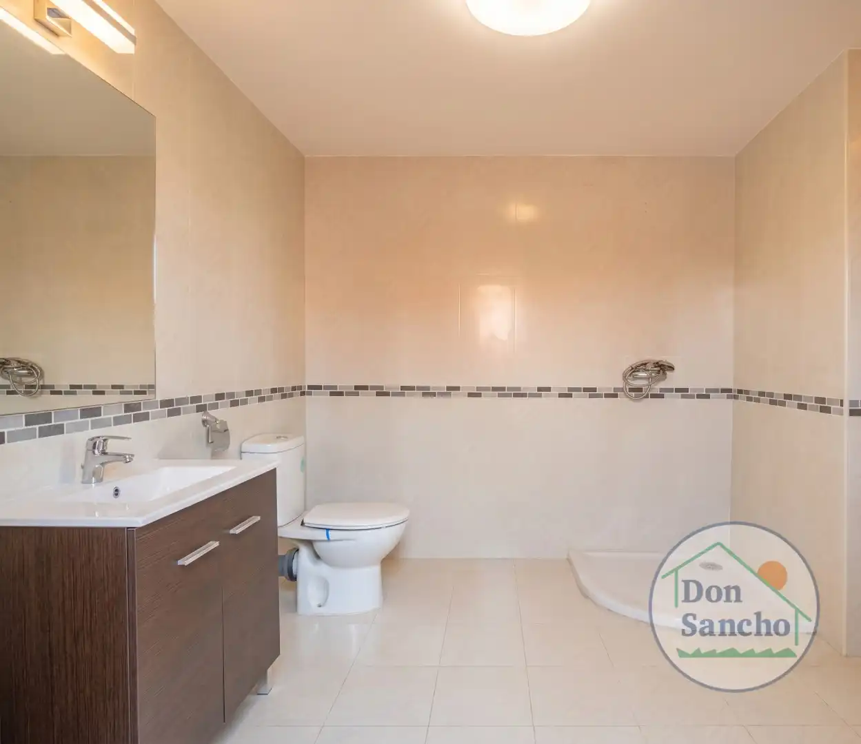 Baño de Casa adosada en venta en Mucientes con Calefacción, Terraza y Balcón